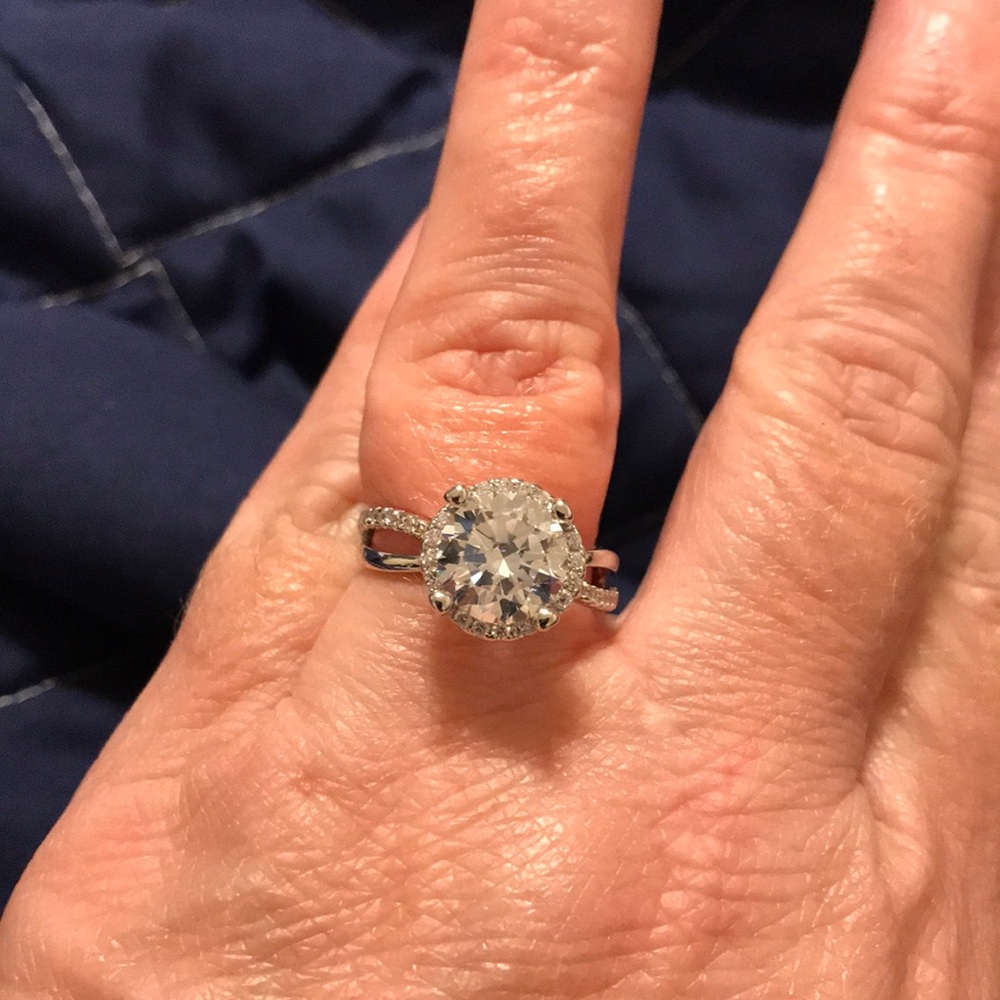 New Costume jewelry ring